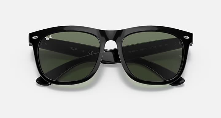 Ray-Ban RB4260D 601/71 — yakın çekim