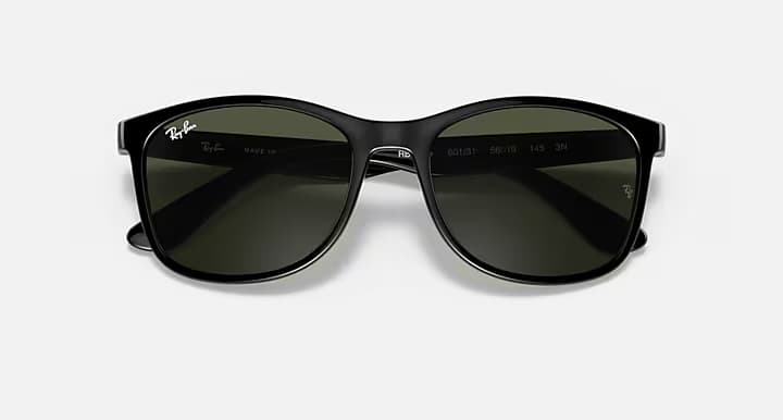 Ray-Ban RB4374 601/31 — yakın çekim
